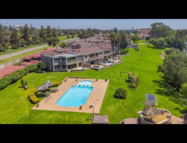 3 BEDROOM TOWNHOUSE FOR SALE IN THREE RIVERS PROPER